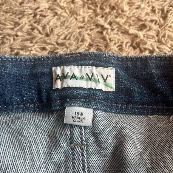 NWT! Ava & Viv Medium Wash High Rise Bermuda Shorts Size 16W - Picture 3 of 7